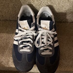 Adidas Men's Dark Blue & White stripe Sneakers, originals Dragon with a gum sole